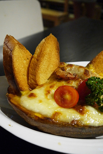 Aqua Kiss 水吻2  Surfer店：熱情有勁的南洋風味料理～內湖美食Aqua Kiss 水吻2 Surfer店