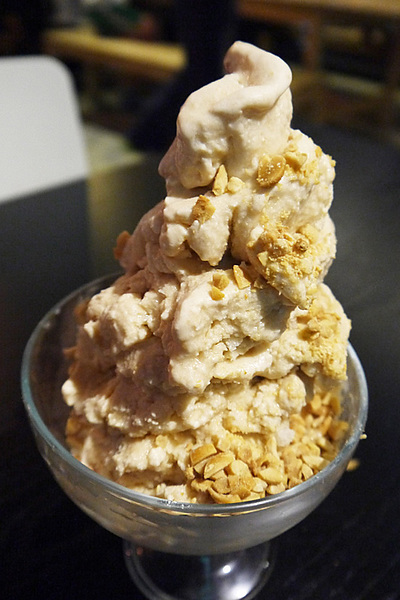 Aqua Kiss 水吻2  Surfer店：熱情有勁的南洋風味料理～內湖美食Aqua Kiss 水吻2 Surfer店