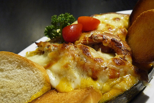 Aqua Kiss 水吻2  Surfer店：熱情有勁的南洋風味料理～內湖美食Aqua Kiss 水吻2 Surfer店