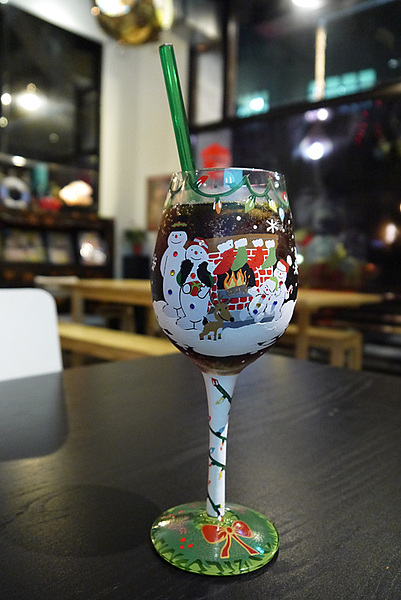 Aqua Kiss 水吻2  Surfer店：熱情有勁的南洋風味料理～內湖美食Aqua Kiss 水吻2 Surfer店