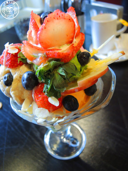 Aqua Kiss 水吻2 Surfer店:呷飽祙【台北內湖・Aqua Kiss水吻2-Surfer店】重量級冰品與囂張龍蝦麵