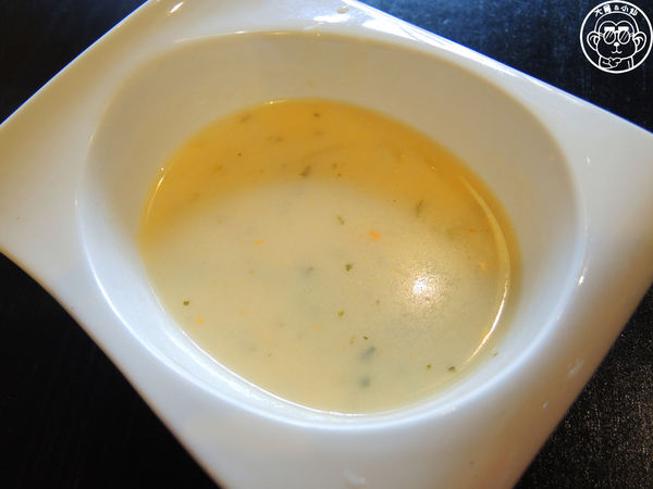 Aqua Kiss 水吻2 Surfer店:呷飽祙【台北內湖・Aqua Kiss水吻2-Surfer店】重量級冰品與囂張龍蝦麵