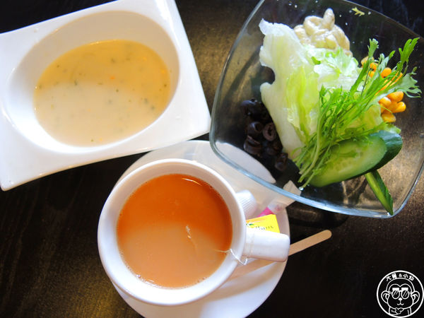 Aqua Kiss 水吻2 Surfer店:呷飽祙【台北內湖・Aqua Kiss水吻2-Surfer店】重量級冰品與囂張龍蝦麵