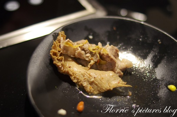 嚴選鍋品食尚養生麻辣鴛鴦鍋：台北大同區美食~嚴選鍋品食尚麻辣鴛鴦鍋~有鱘龍魚的火鍋店