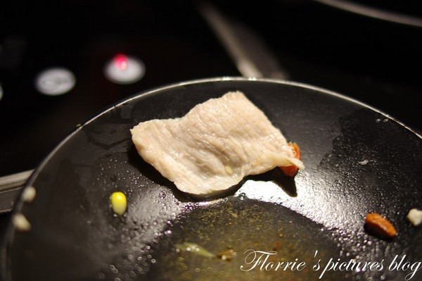 嚴選鍋品食尚養生麻辣鴛鴦鍋：台北大同區美食~嚴選鍋品食尚麻辣鴛鴦鍋~有鱘龍魚的火鍋店