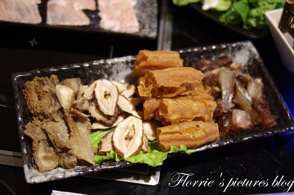 嚴選鍋品食尚養生麻辣鴛鴦鍋：台北大同區美食~嚴選鍋品食尚麻辣鴛鴦鍋~有鱘龍魚的火鍋店