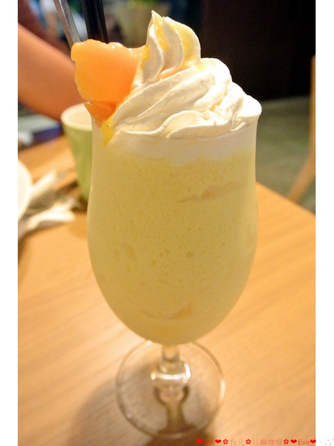 片場咖啡 Film Studio Cafe:【食記】oO。。台北 片場咖啡 來就送超可愛的小小兵餅乾(minion),讓可愛的它陪妳(你)一起吃飯o○。