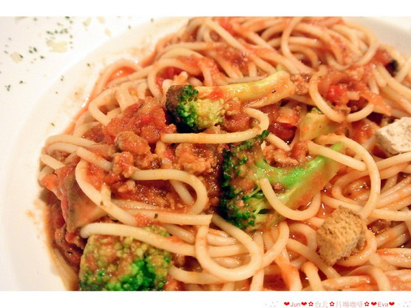 片場咖啡 Film Studio Cafe:【食記】oO。。台北 片場咖啡 來就送超可愛的小小兵餅乾(minion),讓可愛的它陪妳(你)一起吃飯o○。