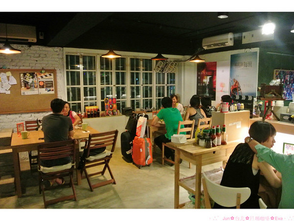 片場咖啡 Film Studio Cafe:【食記】oO。。台北 片場咖啡 來就送超可愛的小小兵餅乾(minion),讓可愛的它陪妳(你)一起吃飯o○。