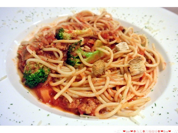 片場咖啡 Film Studio Cafe:【食記】oO。。台北 片場咖啡 來就送超可愛的小小兵餅乾(minion),讓可愛的它陪妳(你)一起吃飯o○。