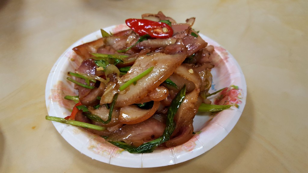 等待不耐煩去拿的小菜