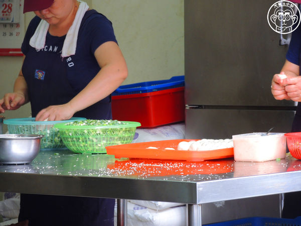 龍門碳烤胡椒餅:呷飽祙【新北三重・龍門胡椒餅】三重在地排隊小點心