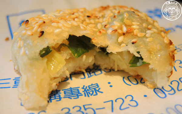 龍門碳烤胡椒餅:呷飽祙【新北三重・龍門胡椒餅】三重在地排隊小點心