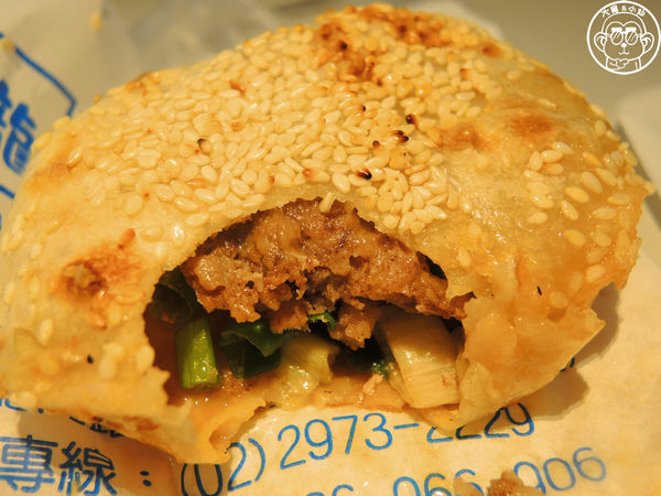 龍門碳烤胡椒餅:呷飽祙【新北三重・龍門胡椒餅】三重在地排隊小點心