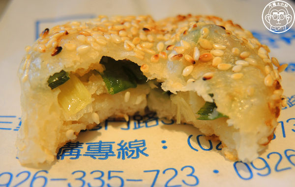 龍門碳烤胡椒餅:呷飽祙【新北三重・龍門胡椒餅】三重在地排隊小點心