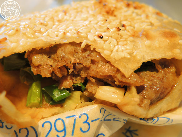 龍門碳烤胡椒餅:呷飽祙【新北三重・龍門胡椒餅】三重在地排隊小點心