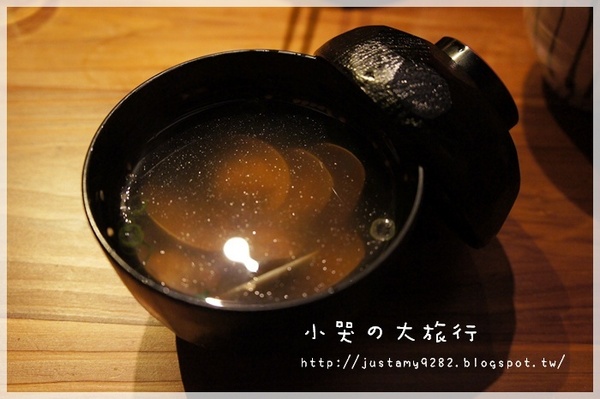 微風建一食堂：[台北市。遼寧街口] ★微風建一食堂★每天都有不一樣的驚喜! 金箔干貝~ OMG 實在是太邪惡了!!!