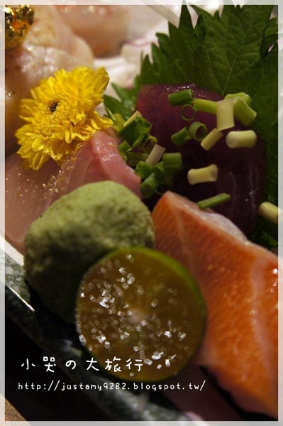 微風建一食堂：[台北市。遼寧街口] ★微風建一食堂★每天都有不一樣的驚喜! 金箔干貝~ OMG 實在是太邪惡了!!!