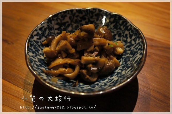 微風建一食堂：[台北市。遼寧街口] ★微風建一食堂★每天都有不一樣的驚喜! 金箔干貝~ OMG 實在是太邪惡了!!!