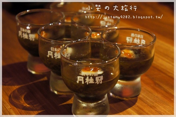 微風建一食堂：[台北市。遼寧街口] ★微風建一食堂★每天都有不一樣的驚喜! 金箔干貝~ OMG 實在是太邪惡了!!!