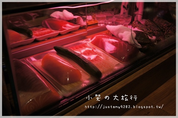 微風建一食堂：[台北市。遼寧街口] ★微風建一食堂★每天都有不一樣的驚喜! 金箔干貝~ OMG 實在是太邪惡了!!!