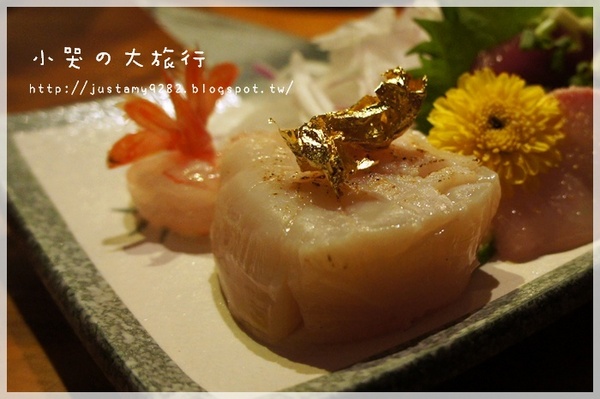 微風建一食堂：[台北市。遼寧街口] ★微風建一食堂★每天都有不一樣的驚喜! 金箔干貝~ OMG 實在是太邪惡了!!!