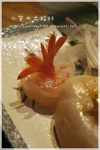 微風建一食堂：[台北市。遼寧街口] ★微風建一食堂★每天都有不一樣的驚喜! 金箔干貝~ OMG 實在是太邪惡了!!!