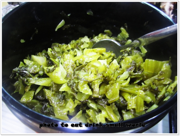 皇家傳承牛肉麵(新海店)：得過獎的牛肉麵湯頭真是一級棒