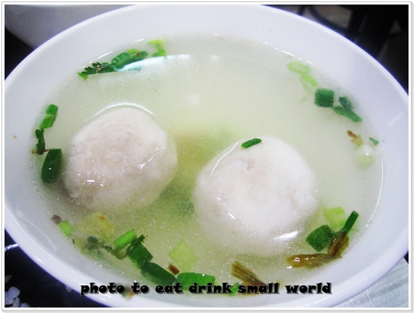 皇家傳承牛肉麵(新海店)：得過獎的牛肉麵湯頭真是一級棒