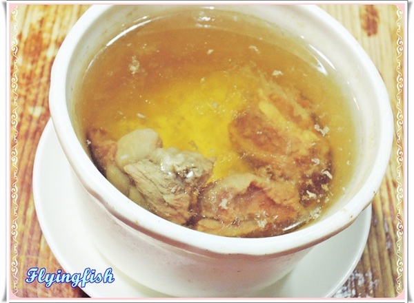 采岳軒 重慶抄手麵食(信義店)：✜ 大安森林公園旁,人氣搶搶滾滴平價美味－「重慶抄手麵食」