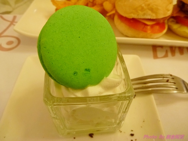 LadyEmma艾瑪鬆餅屋(忠孝店):【口碑券四】香濃美味巧克力布朗尼鬆餅-LadyEmma艾瑪鬆餅屋