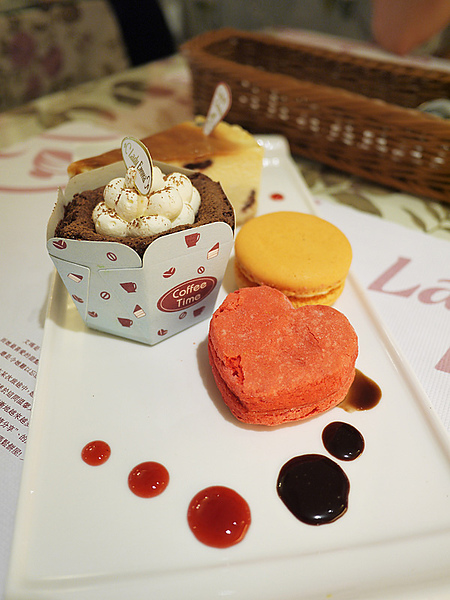 LadyEmma艾瑪鬆餅屋(忠孝店):LadyEmma艾瑪鬆餅屋《忠孝店》體驗公主雙人下午茶