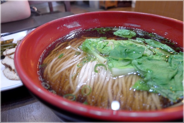 老段牛肉麵：老段牛肉麵