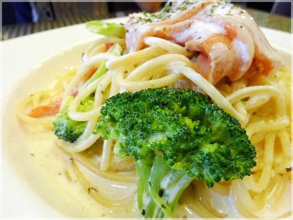 K&K義麵坊:K&K義麵坊 + 台北葫洲站 + 筆管麵!