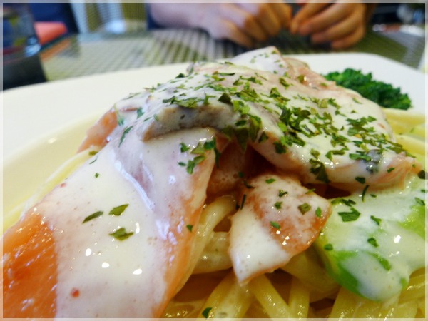 K&K義麵坊:K&K義麵坊 + 台北葫洲站 + 筆管麵!