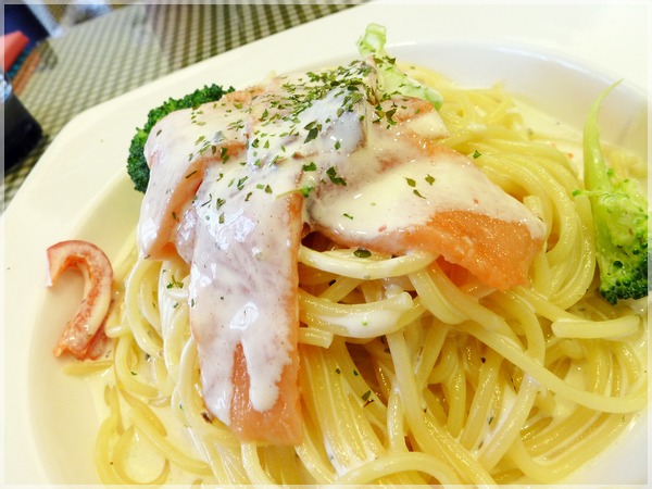 K&K義麵坊:K&K義麵坊 + 台北葫洲站 + 筆管麵!