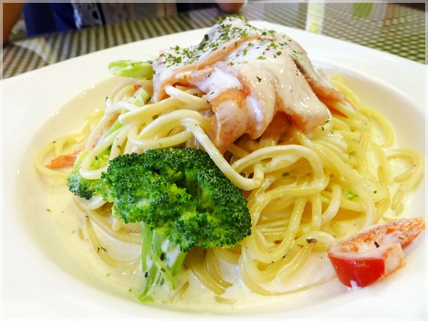 K&K義麵坊:K&K義麵坊 + 台北葫洲站 + 筆管麵!