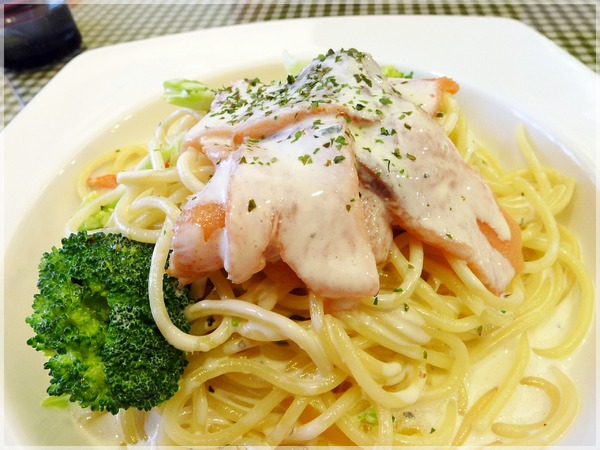 K&K義麵坊:K&K義麵坊 + 台北葫洲站 + 筆管麵!