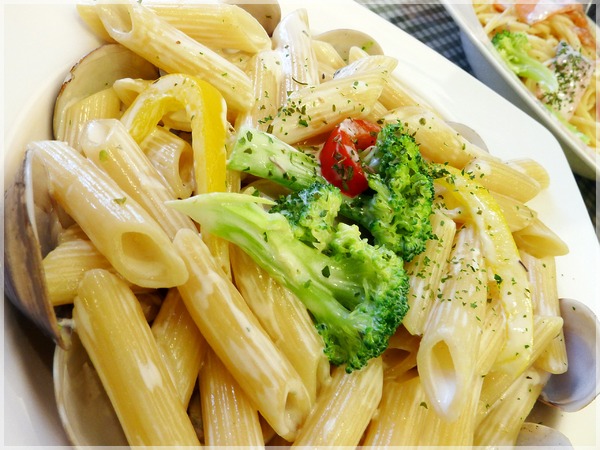 K&K義麵坊:K&K義麵坊 + 台北葫洲站 + 筆管麵!