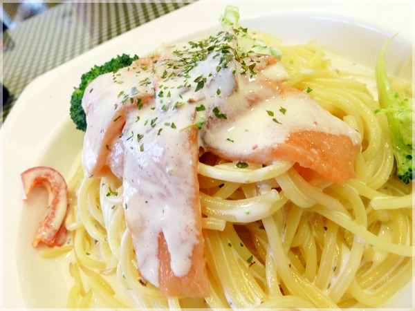 K&K義麵坊:K&K義麵坊 + 台北葫洲站 + 筆管麵!