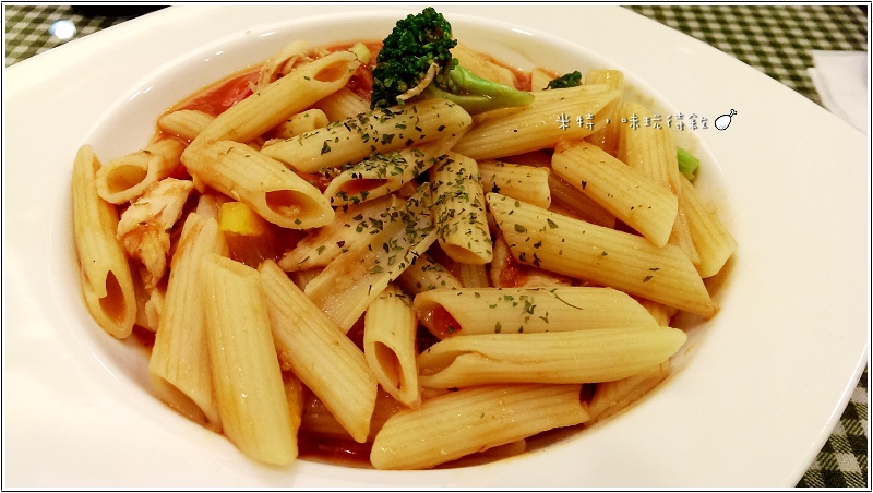 米特，味玩待敘部落格 © MEAT76｜2013-07-20＊新開幕＊【東湖‧義大利麵下午茶】台北內湖｜捷運葫洲站｜K&K義麵坊｜簡單小巧實在，就像回到家 (免費wifi)011.jpg