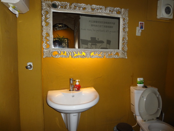 路德威手工啤酒餐廳：1021201[官本金文愛台灣口碑券第18彈]路德威手工啤酒餐廳當大俠大口吃肉與大口喝啤酒的好地方