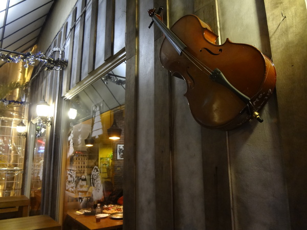 路德威手工啤酒餐廳：1021201[官本金文愛台灣口碑券第18彈]路德威手工啤酒餐廳當大俠大口吃肉與大口喝啤酒的好地方