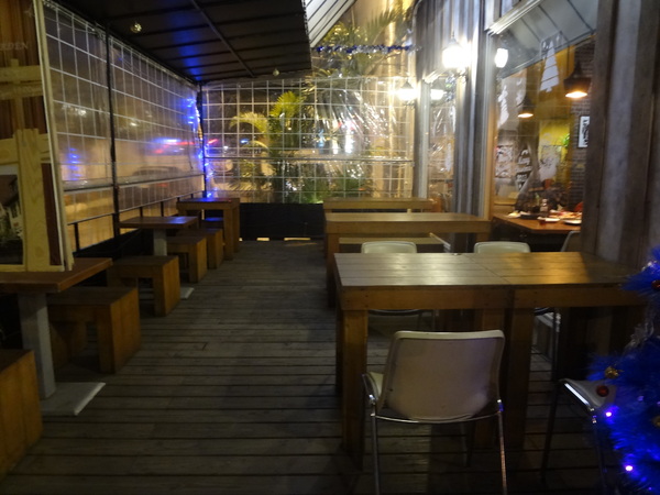 路德威手工啤酒餐廳：1021201[官本金文愛台灣口碑券第18彈]路德威手工啤酒餐廳當大俠大口吃肉與大口喝啤酒的好地方