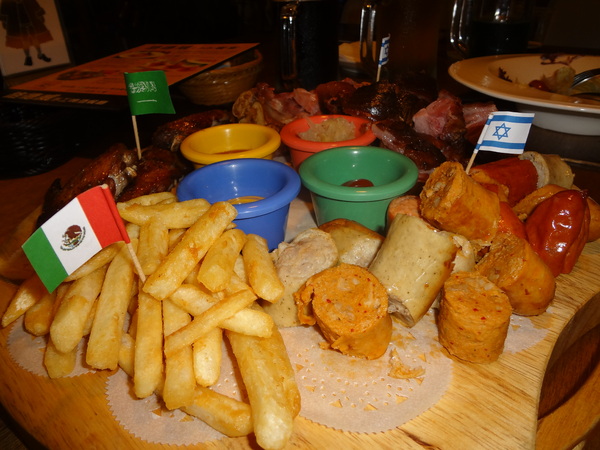 路德威手工啤酒餐廳：1021201[官本金文愛台灣口碑券第18彈]路德威手工啤酒餐廳當大俠大口吃肉與大口喝啤酒的好地方