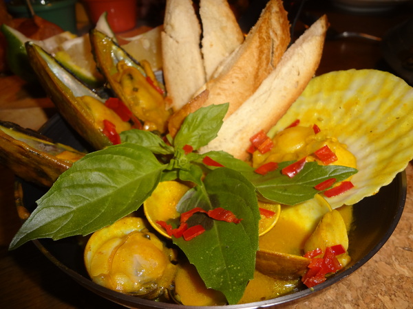 路德威手工啤酒餐廳：1021201[官本金文愛台灣口碑券第18彈]路德威手工啤酒餐廳當大俠大口吃肉與大口喝啤酒的好地方