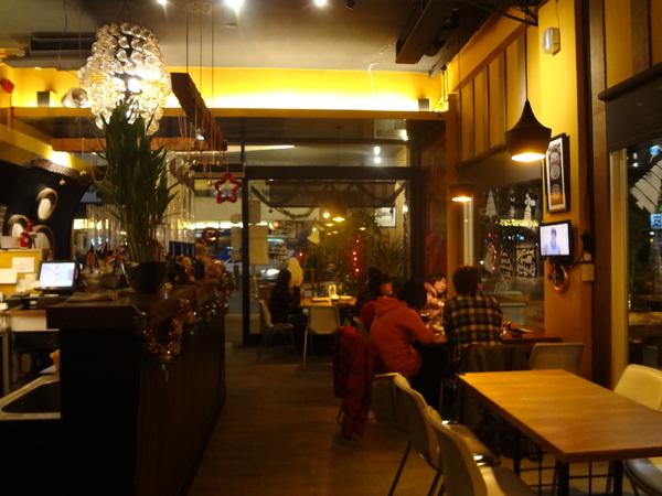 路德威手工啤酒餐廳：1021201[官本金文愛台灣口碑券第18彈]路德威手工啤酒餐廳當大俠大口吃肉與大口喝啤酒的好地方