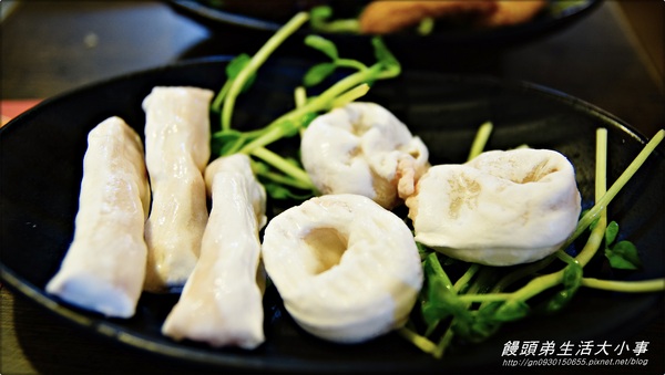 皇璽北海道昆布鍋(中正店):【食記/新北市】讓我們來吃吃螃蟹將軍♪♪皇璽北海道昆布鍋♪♪