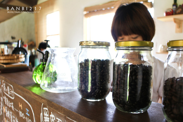 瀰漫咖啡藝文：瀰漫咖啡藝文 看的到海、稻田、藝術、火車的好地方 (花蓮 石梯坪 咖啡館 下午茶)