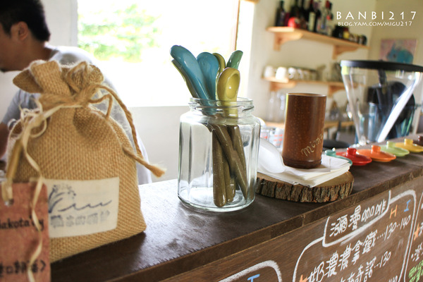 瀰漫咖啡藝文：瀰漫咖啡藝文 看的到海、稻田、藝術、火車的好地方 (花蓮 石梯坪 咖啡館 下午茶)